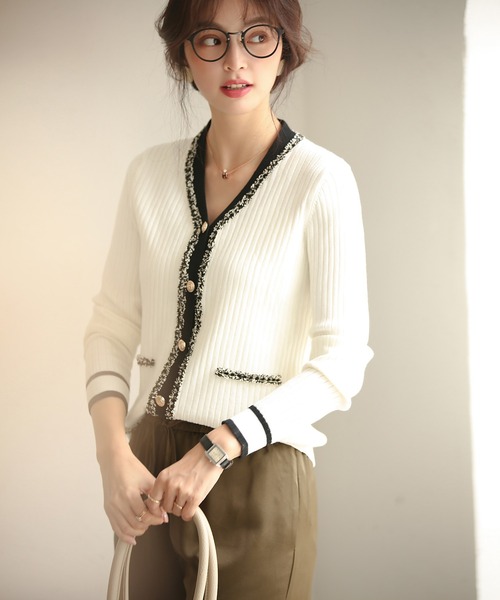 SAISON DE PAPILLON（セゾンドパピヨン）の「フリンジ切り替えバイカラーニットカーディガン（カーディガン/ボレロ・レディース・ホワイト/ブラック・L/M）」の13枚目の写真