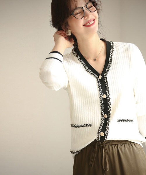 SAISON DE PAPILLON（セゾンドパピヨン）の「フリンジ切り替えバイカラーニットカーディガン（カーディガン/ボレロ・レディース・ホワイト/ブラック・L/M）」の14枚目の写真