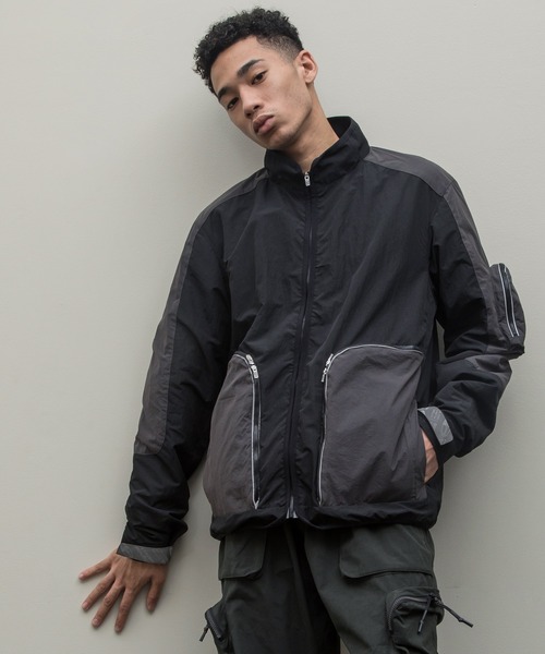 BAL（バル）の「【2021春夏】TRAVELERS TRACK JACKET（ナイロンジャケット・レディース・ブラック/カーキ/その他・MEDIUM/LARGE/X-LARGE）」の2枚目の写真