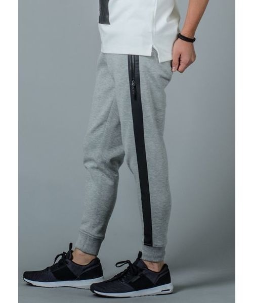 REGIEVO（レジエボ）の「REGIEVO サイドラインジョガーパンツ 着心地抜群の大人のジョガーパンツ（スウェットパンツ・メンズ・ブラック/グレー・M/XL/L/S）」の2枚目の写真