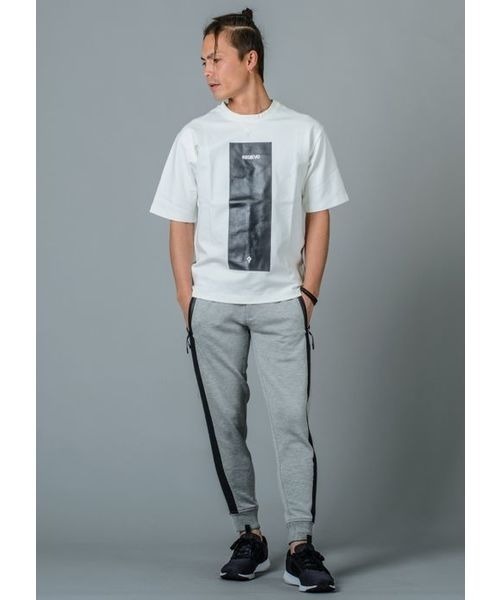 REGIEVO（レジエボ）の「REGIEVO サイドラインジョガーパンツ 着心地抜群の大人のジョガーパンツ（スウェットパンツ・メンズ・ブラック/グレー・M/XL/L/S）」の4枚目の写真