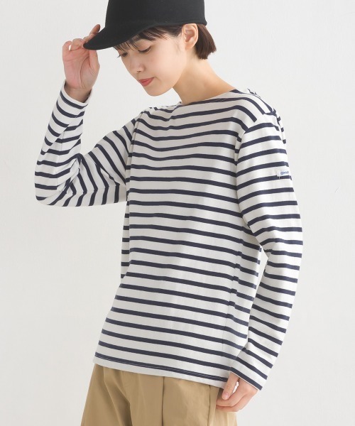 OMNES（オムネス）の「【ユニセックス】バスク生地　ボートネック長袖Tシャツ（Tシャツ/カットソー・レディース・ホワイト/ブラック/ベージュ/グレー/ホワイト×グレー/ホワイト系その他/ブラック系その他/ホワイト×ネイビー/ネイビー/ブラック系/ベージュ系その他/ホワイト×ブルー・SMALL/MEDIUM/LARGE/X-LARGE/XX-LARGE）」の5枚目の写真