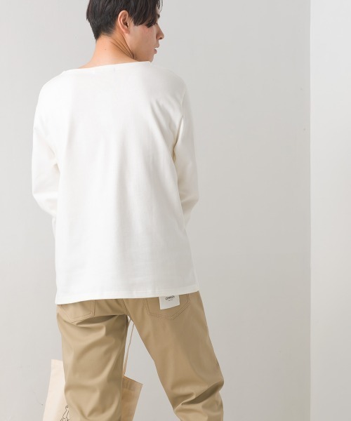 OMNES（オムネス）の「【ユニセックス】バスク生地　ボートネック長袖Tシャツ（Tシャツ/カットソー・レディース・ホワイト/ブラック/ベージュ/グレー/ホワイト×グレー/ホワイト系その他/ブラック系その他/ホワイト×ネイビー/ネイビー/ブラック系/ベージュ系その他/ホワイト×ブルー・SMALL/MEDIUM/LARGE/X-LARGE/XX-LARGE）」の20枚目の写真