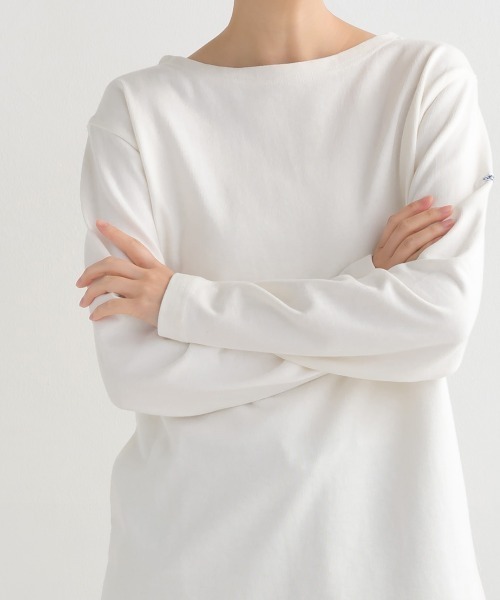 OMNES（オムネス）の「【ユニセックス】バスク生地　ボートネック長袖Tシャツ（Tシャツ/カットソー・レディース・ホワイト/ブラック/ベージュ/グレー/ホワイト×グレー/ホワイト系その他/ブラック系その他/ホワイト×ネイビー/ネイビー/ブラック系/ベージュ系その他/ホワイト×ブルー・SMALL/MEDIUM/LARGE/X-LARGE/XX-LARGE）」の22枚目の写真