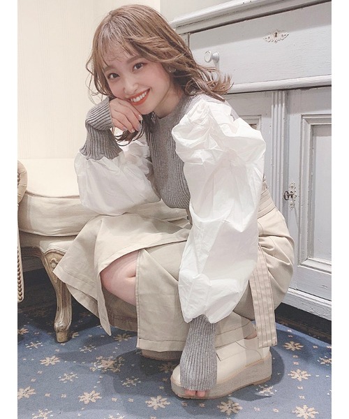 dazzlin（ダズリン）の「ギャザースリーブリブベストトップス（ニット/セーター・レディース・グレー/モカ・FREE）」の2枚目の写真