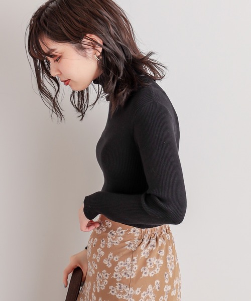 natural couture（ナチュラルクチュール）の「もちもちベーシックリブタートル（ニット/セーター・レディース・オフホワイト/グリーン/ライトベージュ/その他1/サックスブルー/その他2/ブラック・FREE）」の3枚目の写真