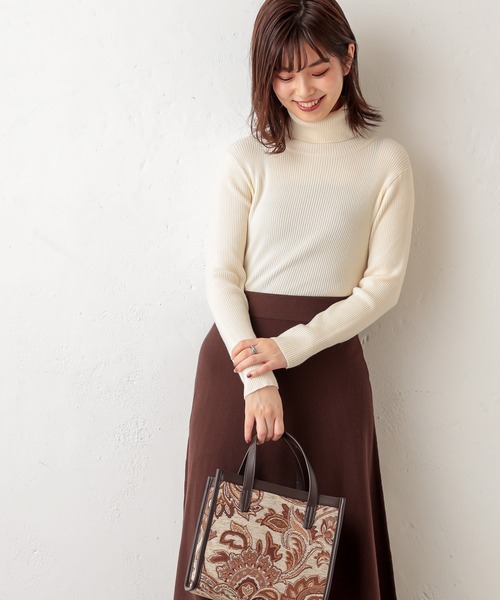 natural couture（ナチュラルクチュール）の「もちもちベーシックリブタートル（ニット/セーター・レディース・オフホワイト/グリーン/ライトベージュ/その他1/サックスブルー/その他2/ブラック・FREE）」の10枚目の写真