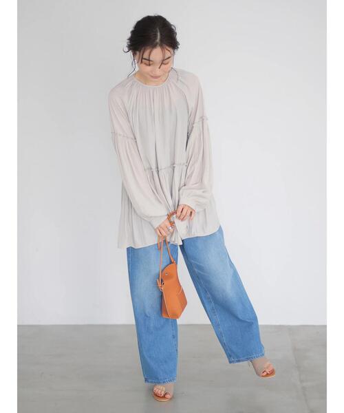 AMERICAN HOLIC(アメリカンホリック)の「ティアードギャザーブラウス(シャツ/ブラウス・レディース・グレイッシュベージュ/アイボリー/サックスブルー/ブラック・FREE)」の15枚目の写真