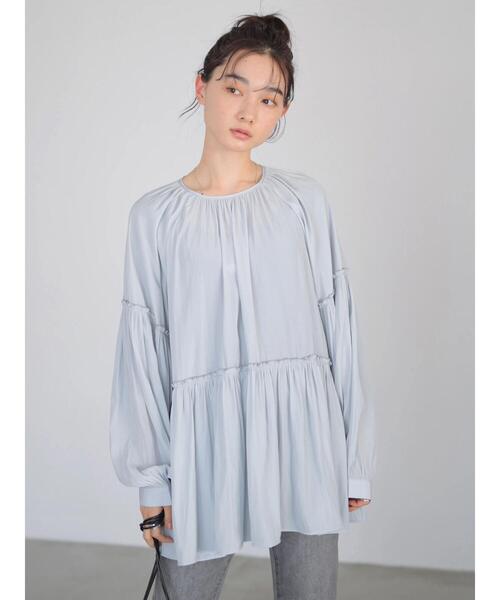 AMERICAN HOLIC(アメリカンホリック)の「ティアードギャザーブラウス(シャツ/ブラウス・レディース・グレイッシュベージュ/アイボリー/サックスブルー/ブラック・FREE)」の16枚目の写真