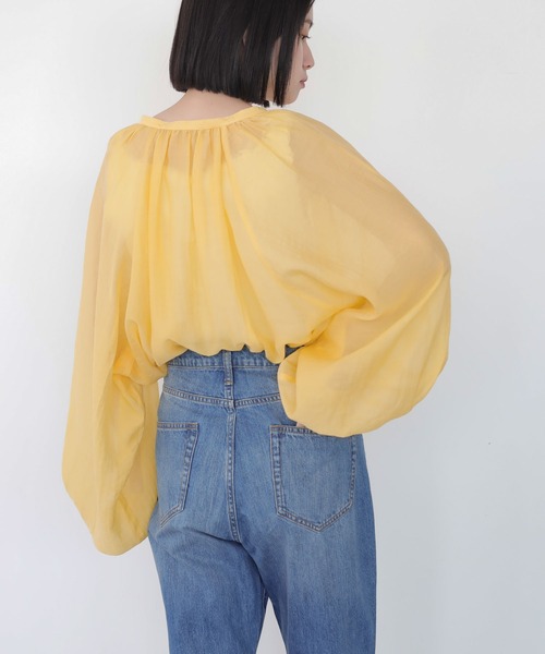 AMERICAN HOLIC（アメリカンホリック）の「シアードルマンギャザーブラウス（シャツ/ブラウス・レディース・チャコールグレー/ライトグレー/ベージュ/サックスブルー/イエロー・MEDIUM/LARGE）」の5枚目の写真