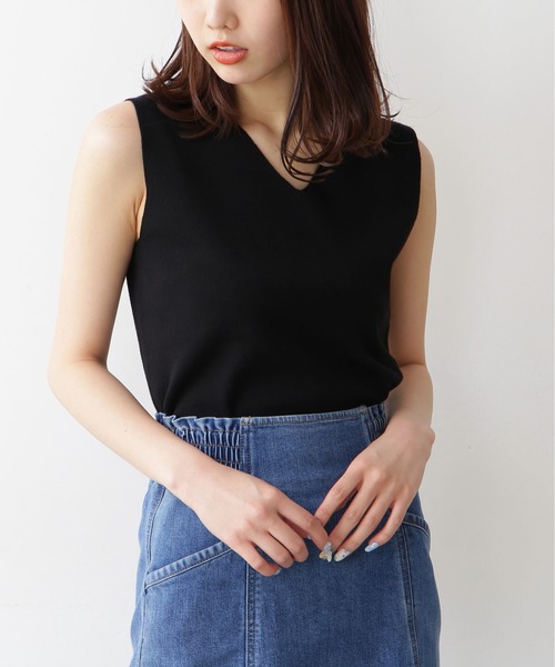 FREE'S MART（フリーズマート）の「◆総針Vネックノースリーブニット（ニット/セーター・レディース・ホワイト/ブラック/ベージュ/オレンジ・FREE）」の2枚目の写真