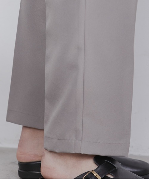 Loose/ルース(ルース)の「ハイウエスト フルレングス ストレートパンツ(スラックス・メンズ・ブラック/オフホワイト/グレー系その他/グレイッシュベージュ・S/M/L)」の9枚目の写真