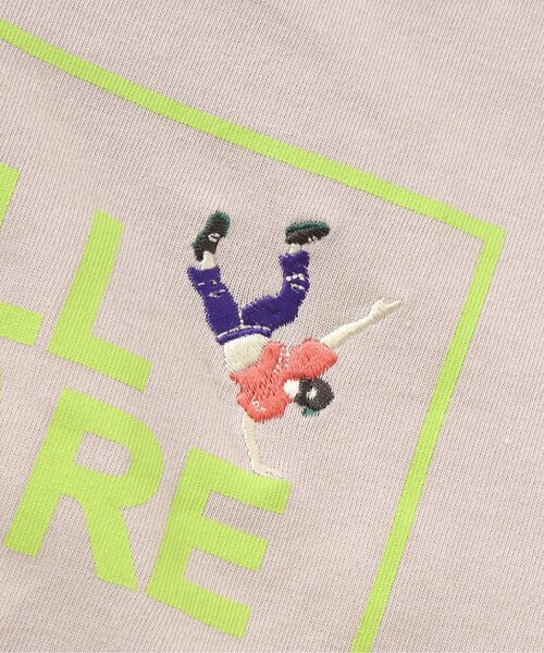 BREEZE(ブリーズ)の「アクティブボックスロゴTシャツ_吸水速乾(Tシャツ/カットソー・キッズ・チャコール/ベージュ/オフホワイト・100/130/90/150/120/110/140)」の5枚目の写真