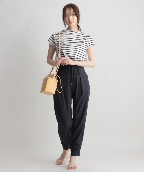 Andemiu（アンデミュウ）の「タックジョガーパンツ950335（その他パンツ・レディース・ホワイト/ブラウン/ネイビー・SMALL/MEDIUM）」の9枚目の写真