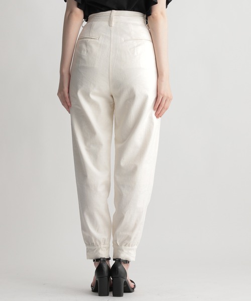 Andemiu（アンデミュウ）の「タックジョガーパンツ950335（その他パンツ・レディース・ホワイト/ブラウン/ネイビー・SMALL/MEDIUM）」の13枚目の写真