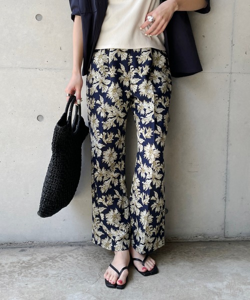 CAPRICIEUX LE'MAGE（カプリシューレマージュ）の「〈WEB限定〉リネンタッチボタニカルパンツ（その他パンツ・レディース・オフホワイト/ネイビー・FREE）」の19枚目の写真