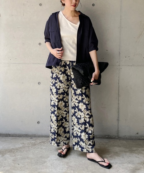 CAPRICIEUX LE'MAGE（カプリシューレマージュ）の「〈WEB限定〉リネンタッチボタニカルパンツ（その他パンツ・レディース・オフホワイト/ネイビー・FREE）」の11枚目の写真