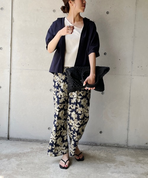 CAPRICIEUX LE'MAGE（カプリシューレマージュ）の「〈WEB限定〉リネンタッチボタニカルパンツ（その他パンツ・レディース・オフホワイト/ネイビー・FREE）」の8枚目の写真