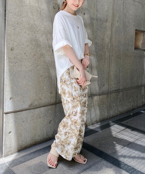 CAPRICIEUX LE'MAGE（カプリシューレマージュ）の「〈WEB限定〉リネンタッチボタニカルパンツ（その他パンツ・レディース・オフホワイト/ネイビー・FREE）」の4枚目の写真