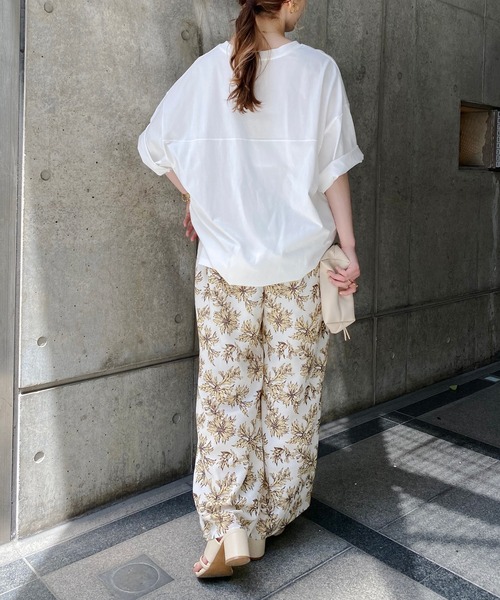 CAPRICIEUX LE'MAGE（カプリシューレマージュ）の「〈WEB限定〉リネンタッチボタニカルパンツ（その他パンツ・レディース・オフホワイト/ネイビー・FREE）」の22枚目の写真