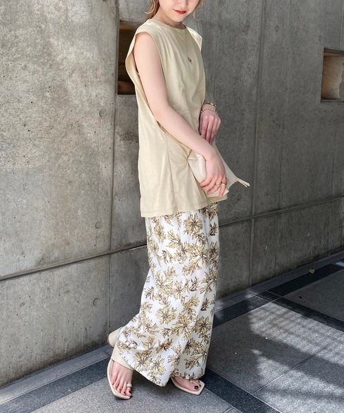 CAPRICIEUX LE'MAGE（カプリシューレマージュ）の「〈WEB限定〉リネンタッチボタニカルパンツ（その他パンツ・レディース・オフホワイト/ネイビー・FREE）」の9枚目の写真