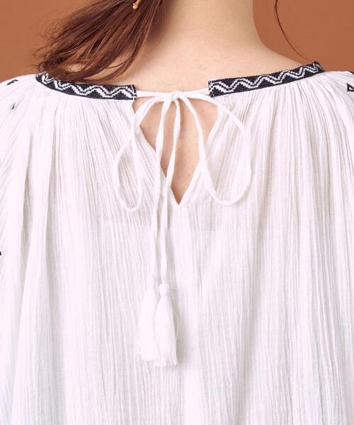 THE STATION STORE（ザ ステーション ストア）の「＜closet story（クローゼットストーリー）＞ ヨウリュウ シシュウ ギャザー スモックブラウス -ウォッシャブル-（シャツ/ブラウス・レディース・ホワイト/ブラック・FREE）」の9枚目の写真