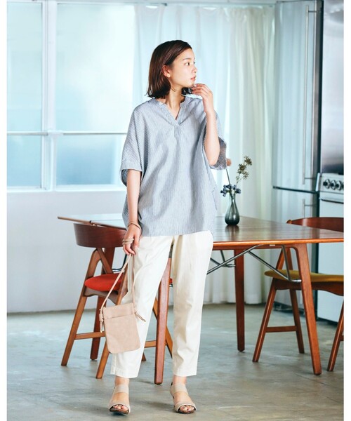 SHOO・LA・RUE（シューラルー）の「◆カードケース付縦型ポシェット（ショルダーバッグ・レディース・チャコールグレー/ベージュ/カーキ/ピンク系9・00）」の8枚目の写真