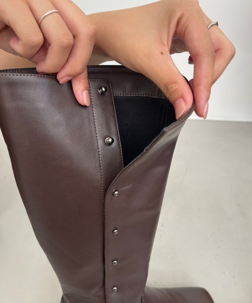 NEUNA（ヌナ）の「履き心地抜群スクエアトゥ/ヴィーガンレザーロングブーツ（ブーツ・レディース・ブラック/ブラウン・SMALL/MEDIUM/LARGE）」の10枚目の写真