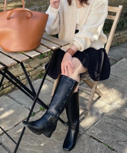NEUNA（ヌナ）の「履き心地抜群スクエアトゥ/ヴィーガンレザーロングブーツ（ブーツ・レディース・ブラック/ブラウン・SMALL/MEDIUM/LARGE）」の18枚目の写真