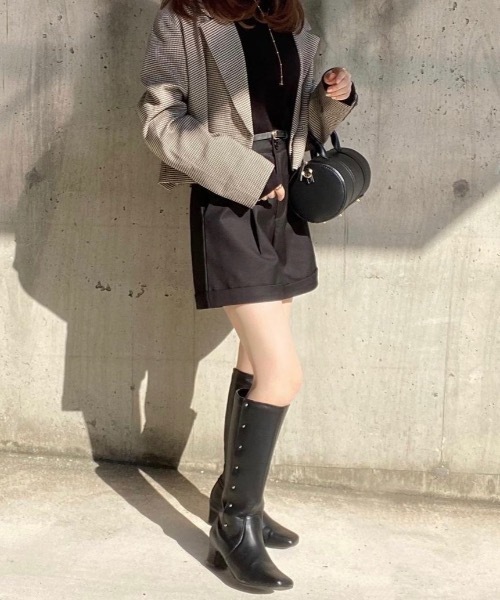 NEUNA（ヌナ）の「履き心地抜群スクエアトゥ/ヴィーガンレザーロングブーツ（ブーツ・レディース・ブラック/ブラウン・SMALL/MEDIUM/LARGE）」の19枚目の写真