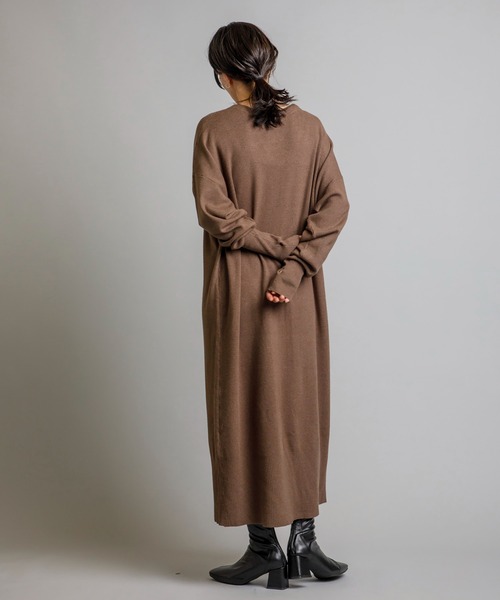 CIENA（シエナ）の「スヌードSET　Vネックニットワンピース（ワンピース・レディース・ブラック/ブラウン・FREE）」の19枚目の写真