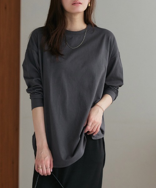 Pierrot(ピエロ)の「コットンロングスリーブTシャツ(Tシャツ/カットソー・レディース・ブラック/オフホワイト/モカ/グレイッシュベージュ/チャコール/ネイビー/ライトグレー・M/L/S/LL)」の4枚目の写真