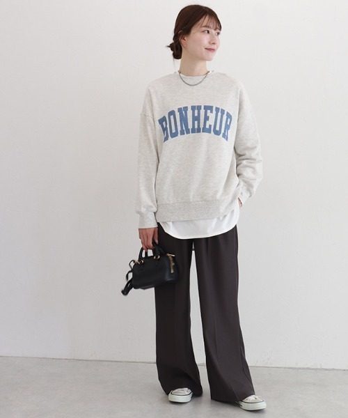 Pierrot(ピエロ)の「コットンロングスリーブTシャツ(Tシャツ/カットソー・レディース・ブラック/オフホワイト/モカ/グレイッシュベージュ/チャコール/ネイビー/ライトグレー・M/L/S/LL)」の20枚目の写真