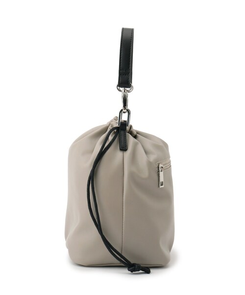 tk.TAKEO KIKUCHI(ティーケータケオキクチ)の「◆FL巾着バッグ(ハンドバッグ・メンズ・ベージュ/ブラック・00)」の7枚目の写真