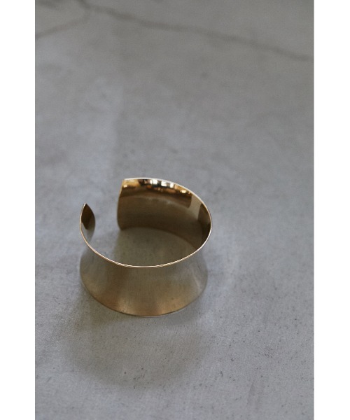 STYLEMIXER（スタイルミキサー）の「ワープワイドバングル（バングル/リストバンド・レディース・シルバー/ゴールド・FREE）」の3枚目の写真