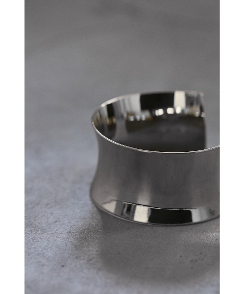 STYLEMIXER（スタイルミキサー）の「ワープワイドバングル（バングル/リストバンド・レディース・シルバー/ゴールド・FREE）」の9枚目の写真