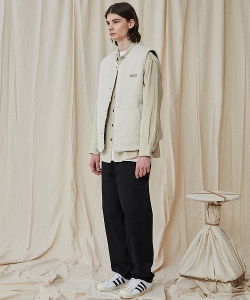 COVERNAT(カバーナット)の「【COVERNAT】REVERSIBLE BOA VEST / カバーナット リバーシブル ボア フリース キルティング ベスト(その他アウター・メンズ・アイボリー/セージグリーン/ブラウン/ブラック・SMALL/LARGE/MEDIUM/X-LARGE)」の10枚目の写真