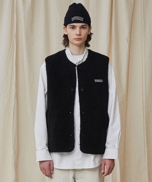 COVERNAT(カバーナット)の「【COVERNAT】REVERSIBLE BOA VEST / カバーナット リバーシブル ボア フリース キルティング ベスト(その他アウター・メンズ・アイボリー/セージグリーン/ブラウン/ブラック・SMALL/LARGE/MEDIUM/X-LARGE)」の5枚目の写真