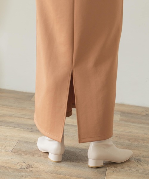 ITEMS URBANRESEARCH（アイテムズ アーバンリサーチ）の「Vネックジャンパースカート（ジャンパースカート・レディース・キャメル/ベージュ/ブラック・FREE）」の7枚目の写真