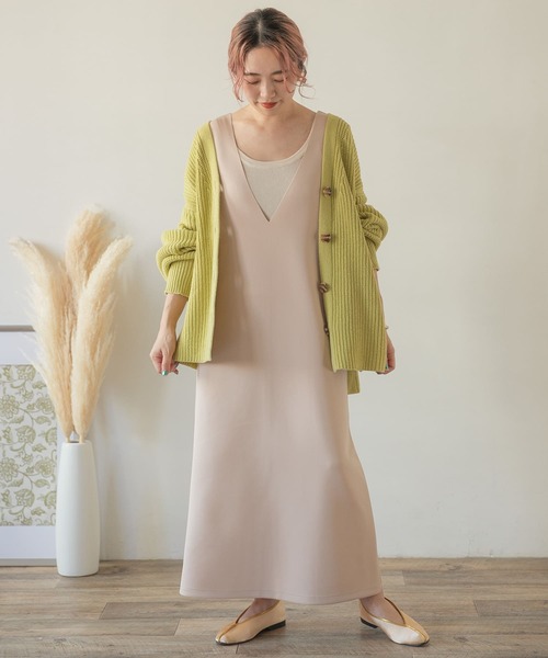 ITEMS URBANRESEARCH（アイテムズ アーバンリサーチ）の「Vネックジャンパースカート（ジャンパースカート・レディース・キャメル/ベージュ/ブラック・FREE）」の17枚目の写真