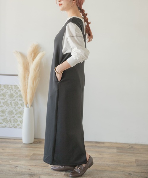 ITEMS URBANRESEARCH（アイテムズ アーバンリサーチ）の「Vネックジャンパースカート（ジャンパースカート・レディース・キャメル/ベージュ/ブラック・FREE）」の20枚目の写真