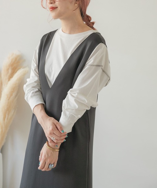 ITEMS URBANRESEARCH（アイテムズ アーバンリサーチ）の「Vネックジャンパースカート（ジャンパースカート・レディース・キャメル/ベージュ/ブラック・FREE）」の22枚目の写真