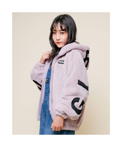 ZIDDY(ジディ)の「ZIDDY/【ニコ☆プチ掲載】 ロゴ ファー フード ジャケット(130cm~160cm)(その他アウター・キッズ・ベージュ/ブラック/パープル・130/150/160/140)」の3枚目の写真