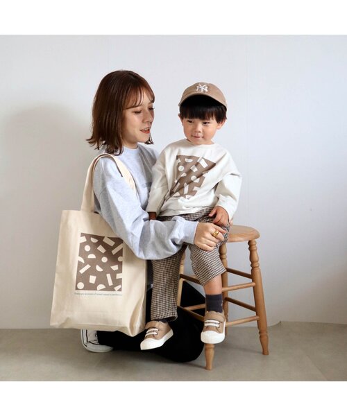 BREEZE by yumi.（ブリーズバイユミ）の「WEB限定 ボックスグラフィックロンT 【BREEZE by yumi.】（Tシャツ/カットソー・キッズ・ベージュ/アイボリー・110/130/80/120/140/90/100）」の4枚目の写真