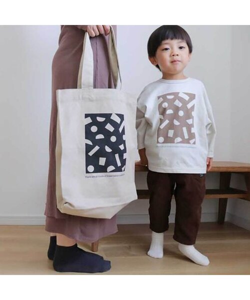 BREEZE by yumi.（ブリーズバイユミ）の「WEB限定 ボックスグラフィックロンT 【BREEZE by yumi.】（Tシャツ/カットソー・キッズ・ベージュ/アイボリー・110/130/80/120/140/90/100）」の5枚目の写真