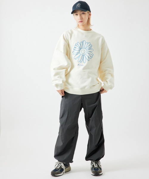 re_k by JUNRED（レクバイジュンレッド）の「【　re_k by JUNRED　】デイジーモックネックBIGバルーンスウェット（スウェット・メンズ・ホワイト/チャコールグレー/ラベンダー・L/M/S/LL）」の22枚目の写真