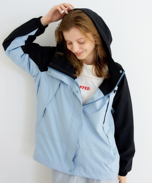 MILKFED.（ミルクフェド）の「BACK LOGO BICOLOR MOUNTAIN PARKA（ブルゾン・レディース・オフホワイト/ライトピンク/ライトブルー・S/M）」の3枚目の写真