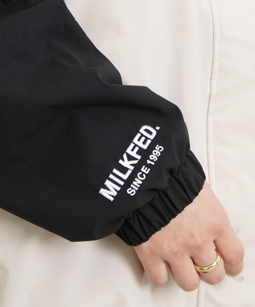 MILKFED.（ミルクフェド）の「BACK LOGO BICOLOR MOUNTAIN PARKA（ブルゾン・レディース・オフホワイト/ライトピンク/ライトブルー・S/M）」の19枚目の写真