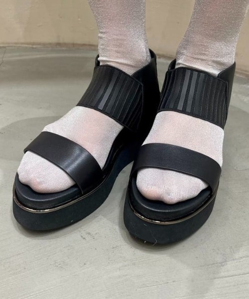 Ray BEAMS（レイビームス）の「UNITED NUDE / Rico サンダル（サンダル・レディース・ブラック/オリーブ・38/39/36/37）」の17枚目の写真