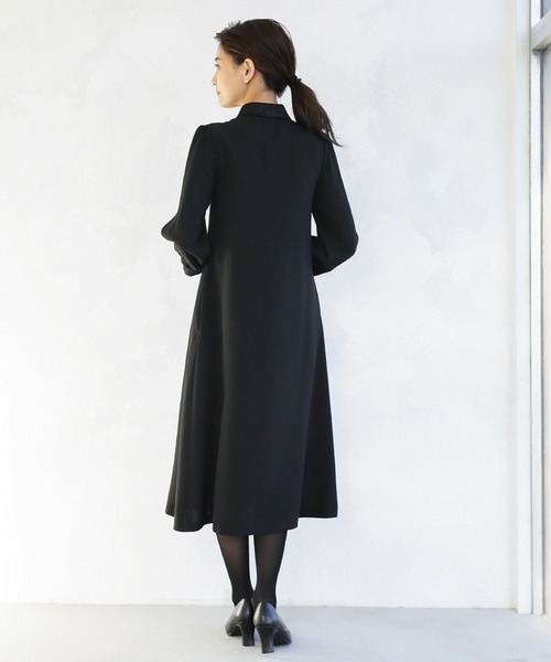WHITE JOOLA(ホワイトジョーラ)の「喪服・礼服【洗えるフォーマル】胸元レース切り替えデザインブラックフォーマルワンピース(ワンピース・レディース・ブラック・11号/9号/13号/7号/15号)」の11枚目の写真